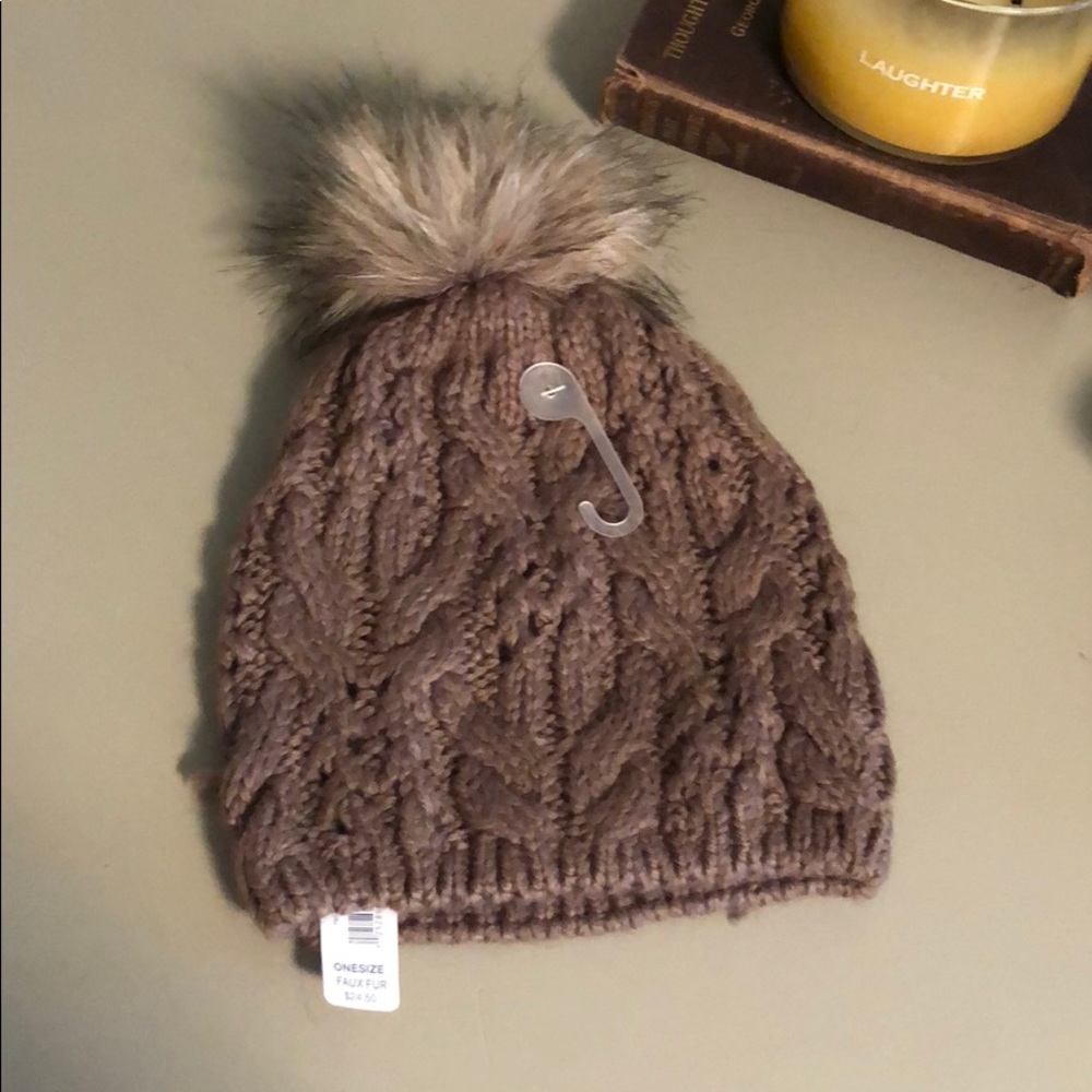 GAP beanie NWT